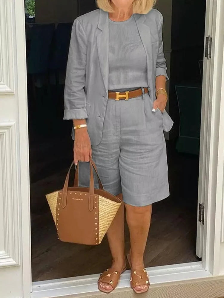 Noora | Elvora - Blazer and shorts – a two-piece relaxed set