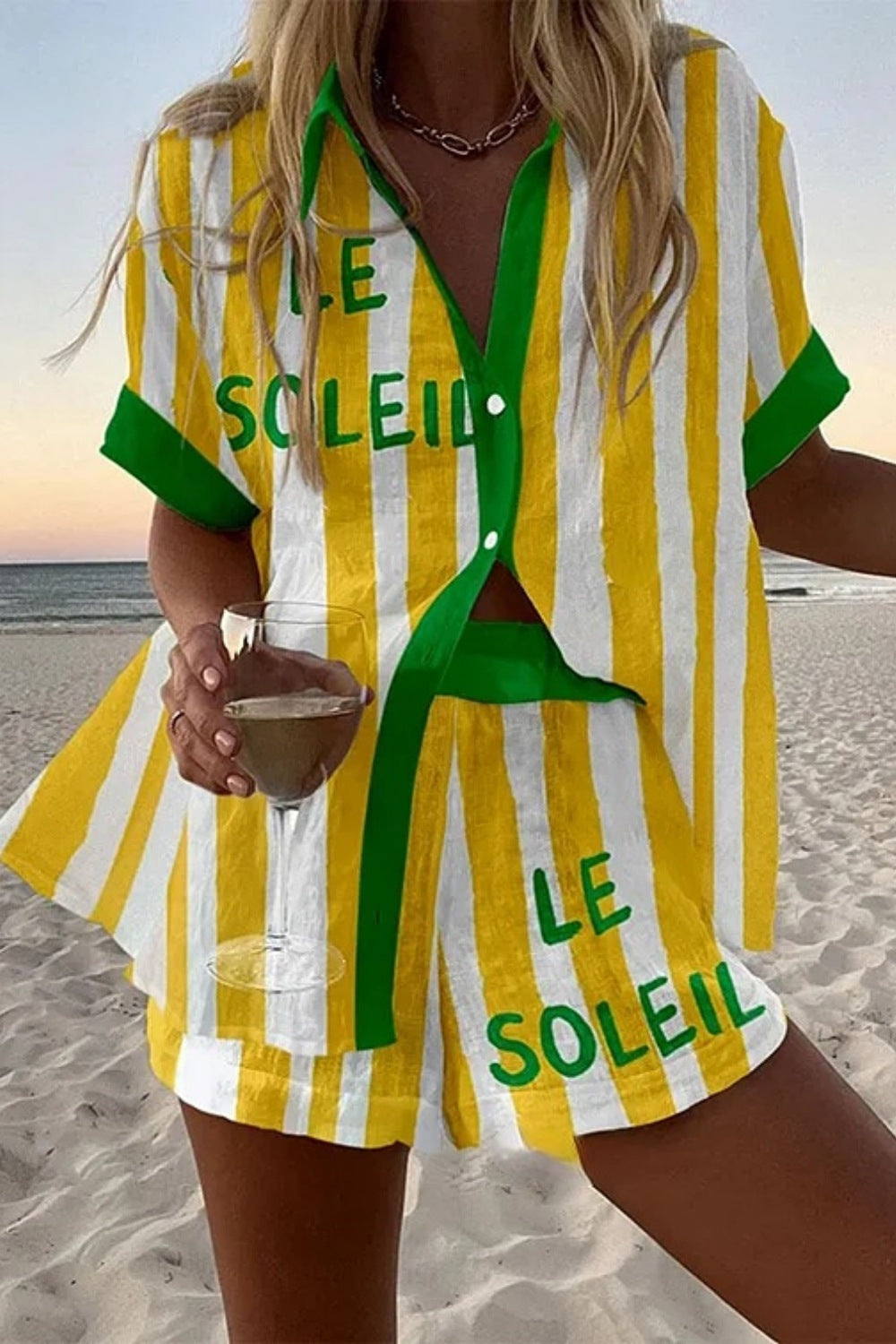 Halora | Short linen suit with yellow stripes