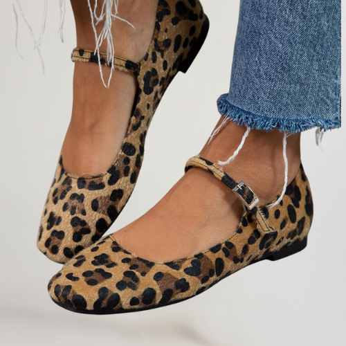 LENA | Ballet Shoes with Strap and Adjustable Closure