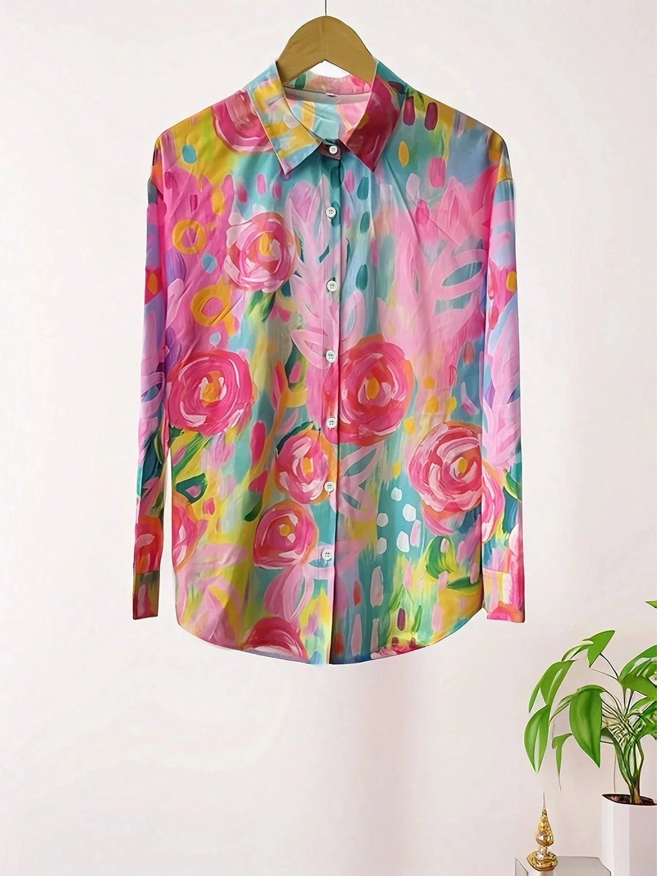 Annika - Colorful blouse with playful print