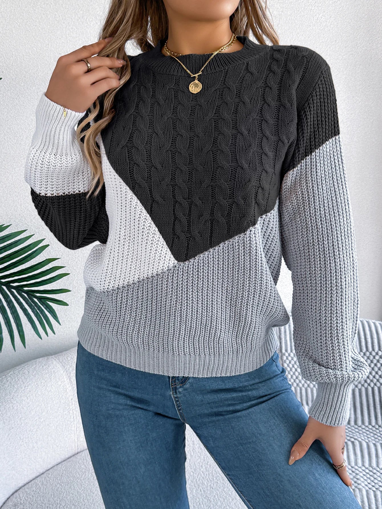 Julia- Casual Long Sleeved Pullover Sweater