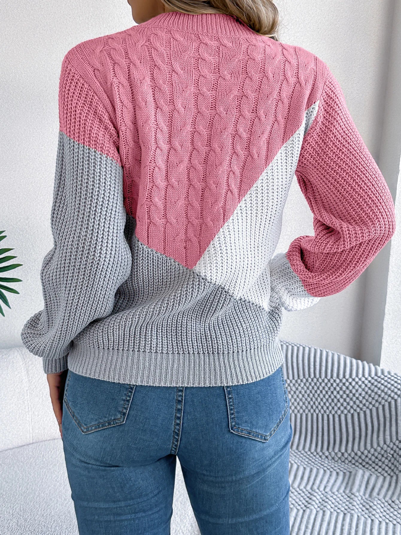 Julia- Casual Long Sleeved Pullover Sweater