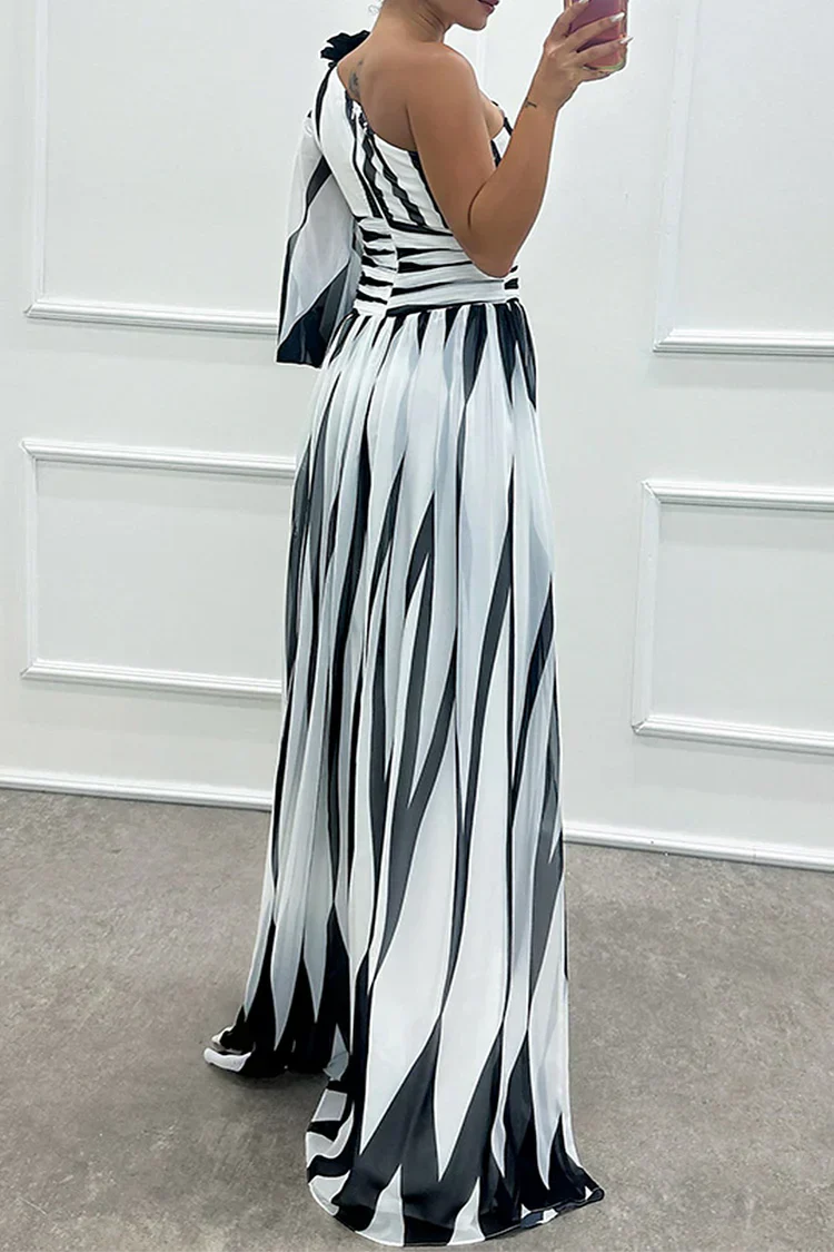 Shiloh - Elegant Maxi Dress with Stripes One Shoulder