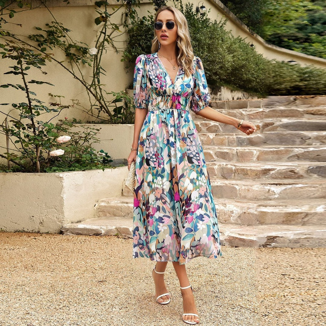 Renate | Dress with V-neckline
